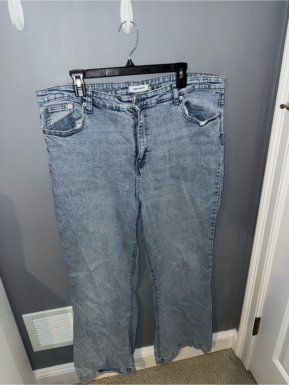 Amazon Essentials Women’s Size 20 Light Wash Stretch Bootcut Jeans